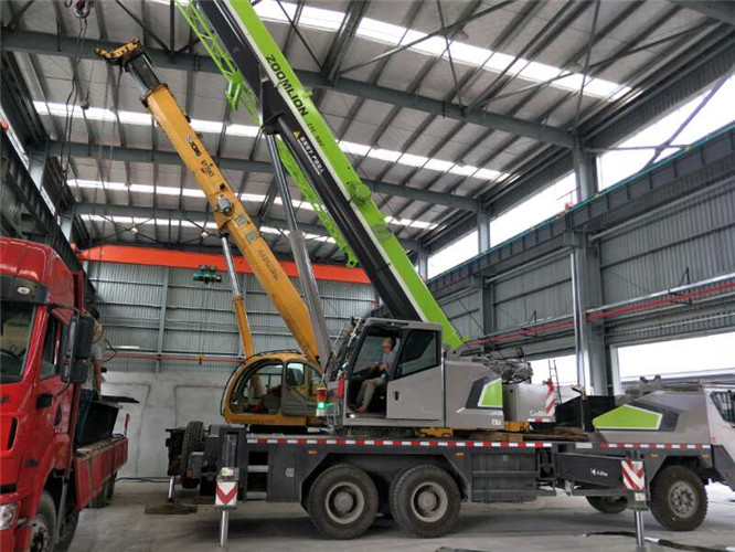 枝江市高空车出租需要注意哪些安全事项？